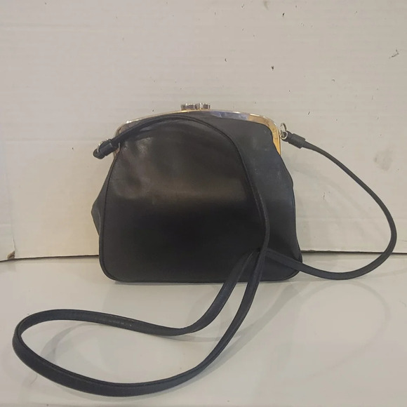 GIANI BERNINI BLACK LEATHER SMALL‎ CROSSBODY HANDBAG - Picture 1 of 8